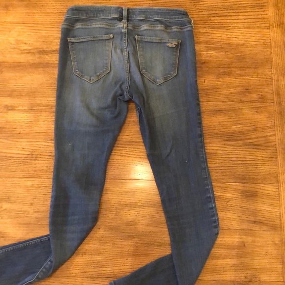 Low-rise skinny jeans from Hollister! - Picture 4 of 5